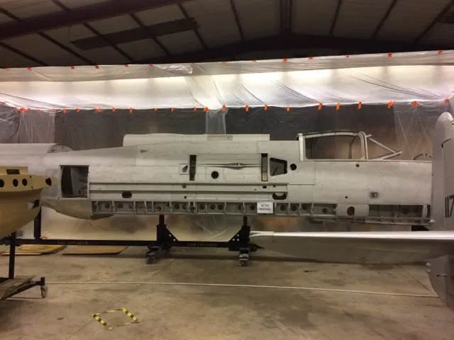 Restauration de l'A-26 Invader : création d'une cabine de peinture