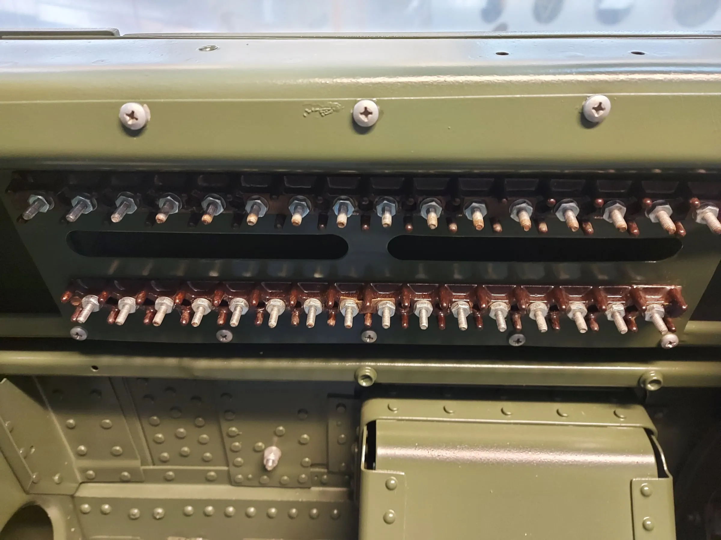Restauration de l'A-26 Invader : poursuite du montage des équipements du fuselage