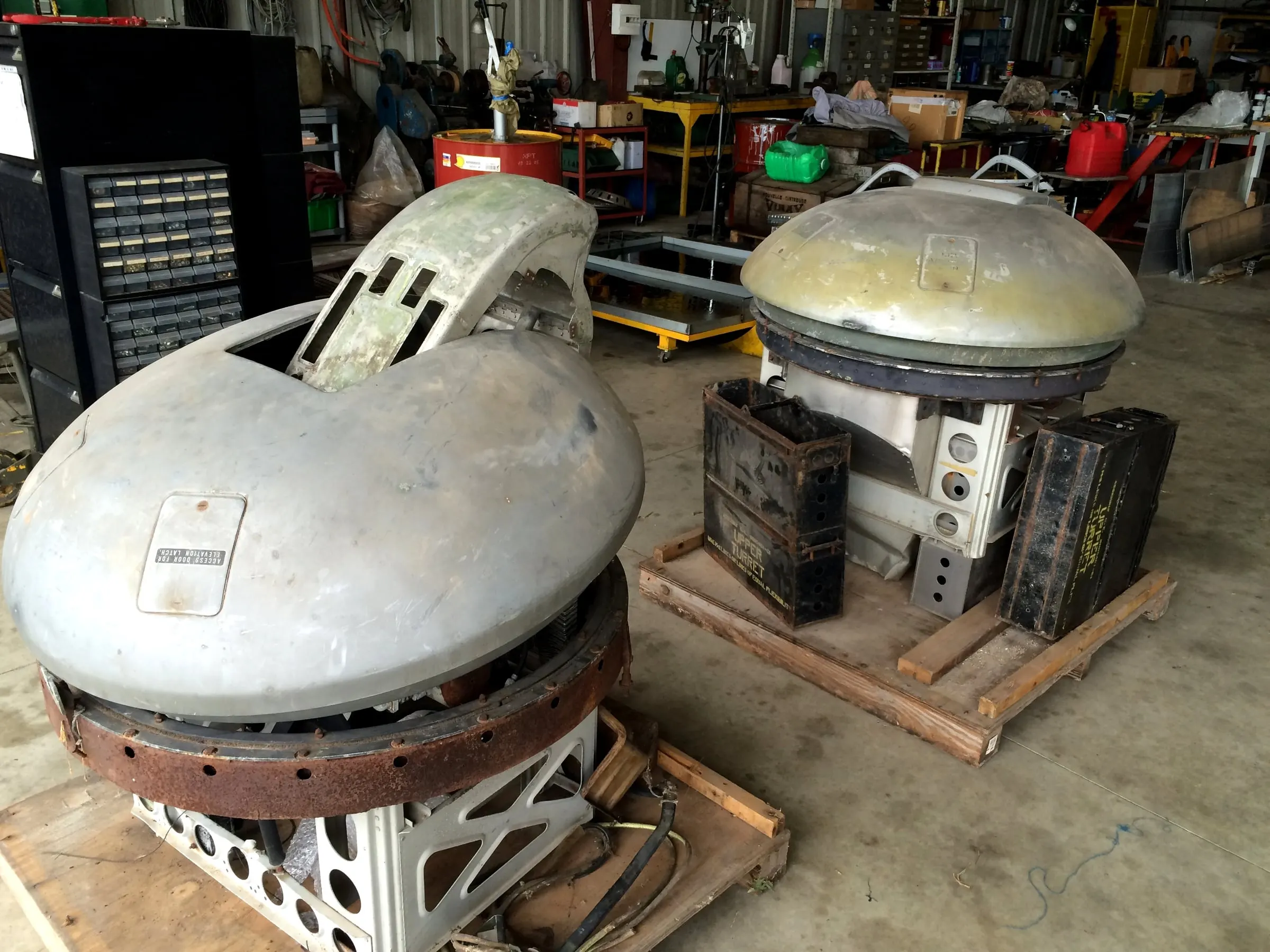 Restauration de l'A-26 Invader : réception des différentes pièces de l'Invader