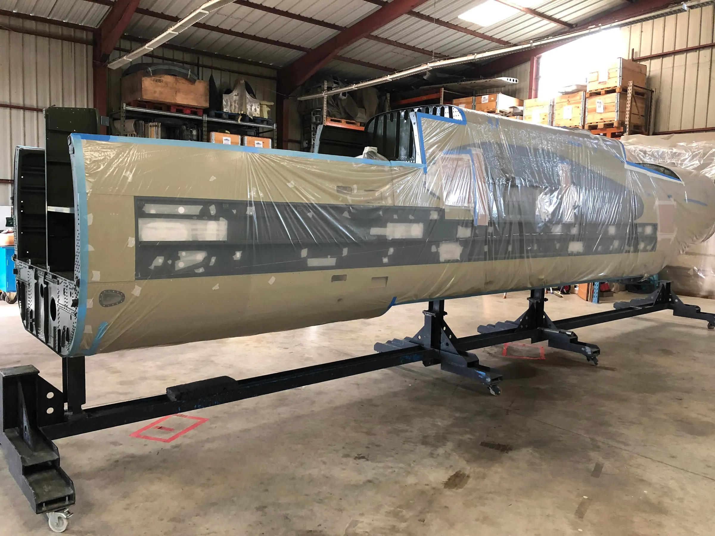Restauration de l'A-26 Invader : la section centrale du fuselage est achevée