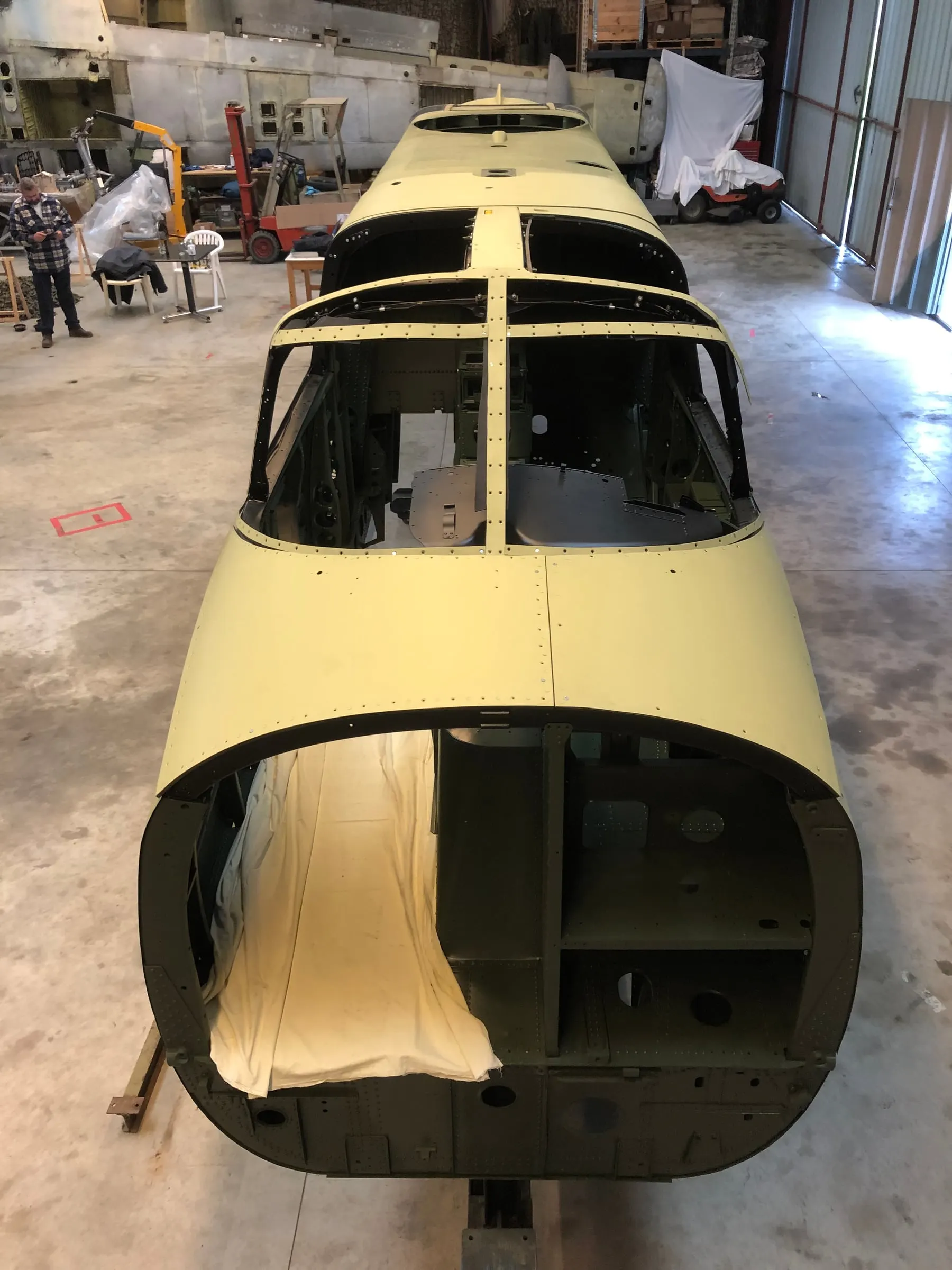 Restauration de l'A-26 Invader : la section centrale du fuselage est achevée